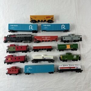 Bachmann HO Scale Lot Of 15 Mixed Locomotive Caboose Flat Boxcar Tanker Vintage